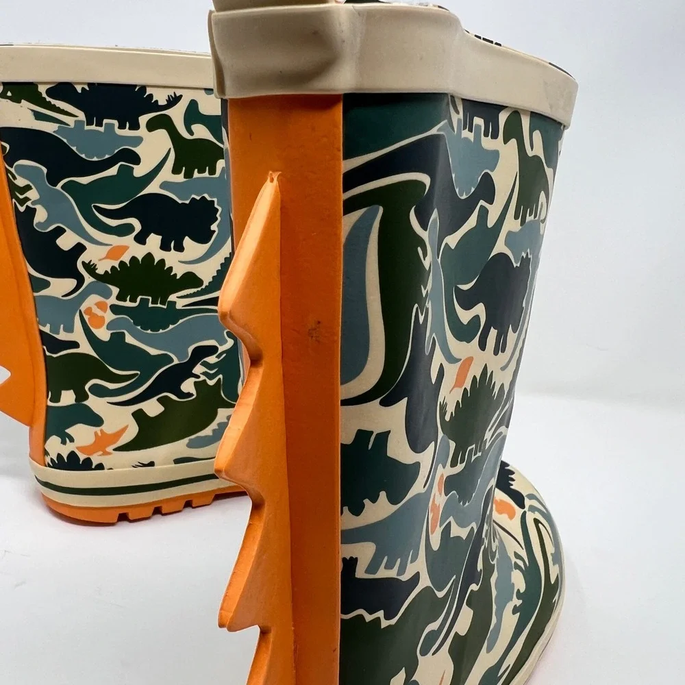FabKids Dinosaur Camo Rain Boots Orange Spikes Fins Boys Girls Size 4 Green Blue